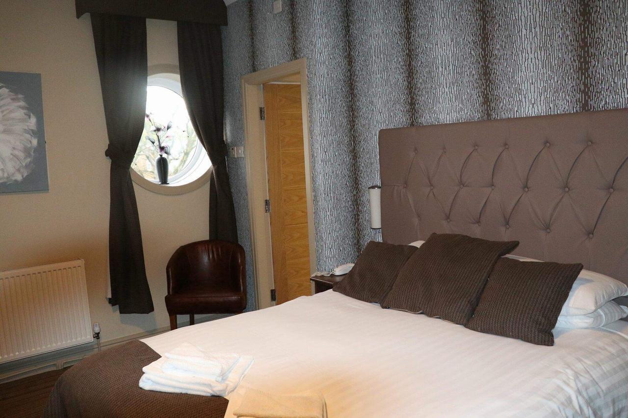 The Griffin Inn St Helens  エクステリア 写真