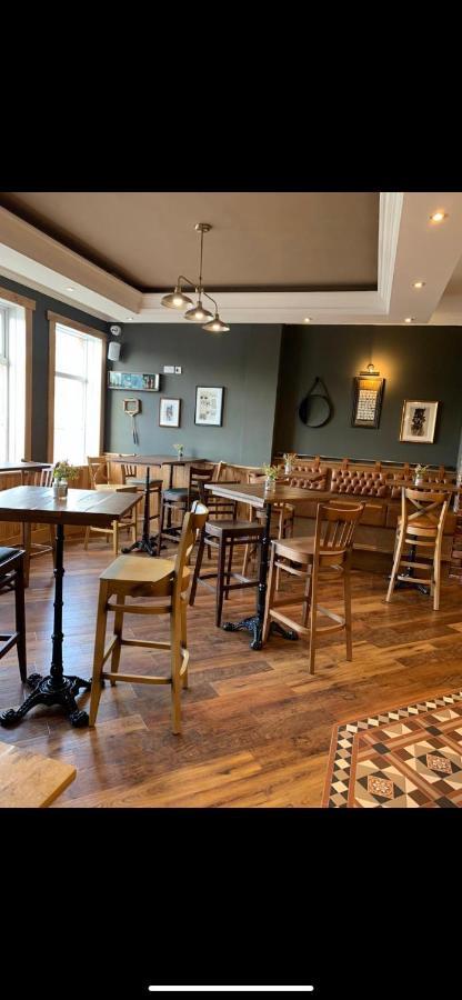 The Griffin Inn St Helens  エクステリア 写真